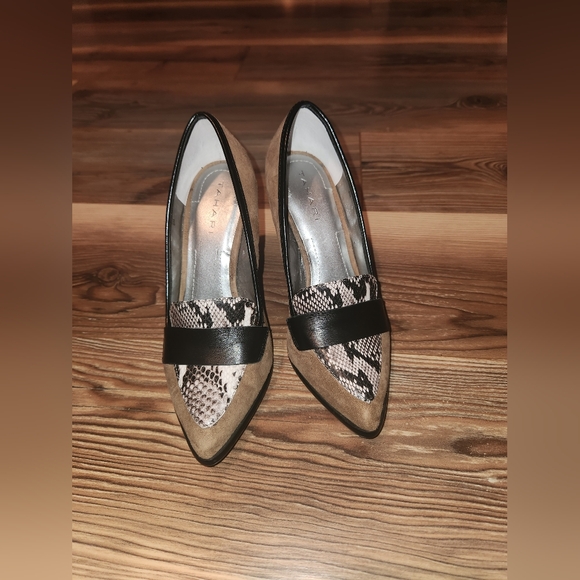 Tahari Aimee Heels Size 6 - Picture 6 of 6
